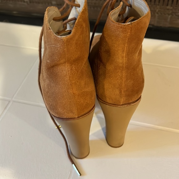 Michael Kors suede boots. Worn once only! - Picture 3 of 7